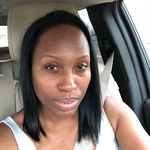 Meet your Posher, Nikia